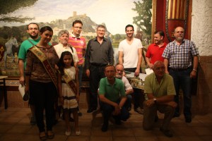 Comisión de los Episodios Caudetanos, Embajadores, Damas y Presidente de los Alagoneses. Fotografía de José Martínez.