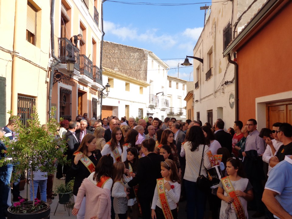 Tras el almuerzo la Casa de Alagón. Actos 775 aniversario muerte de Don Artal de Alagón. Sax, 2 de noviembre de 2014.