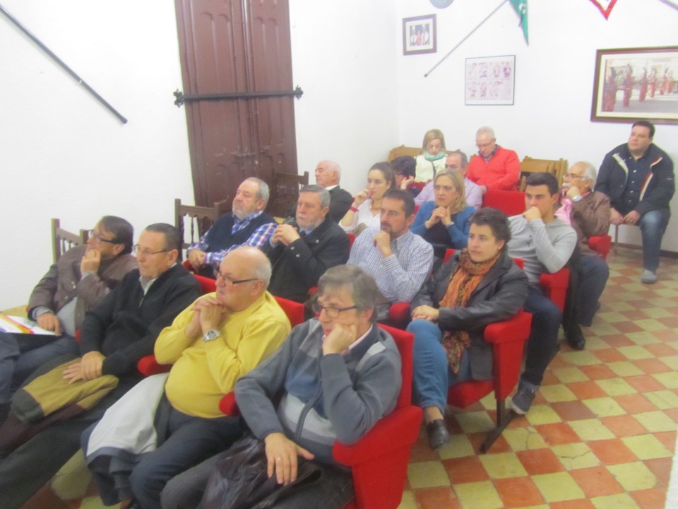 Público Conferencia Vicente Vázquez (1). 775 aniversario muerte de Don Artal de Alagón. Alagón, 15 de noviembre de 2014.