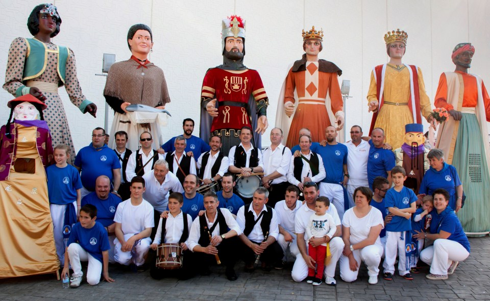 Comparsa de Gigantes y Cabezudos de Alagón, 23 abril 2015. Fotografía de Mª Ángeles Modrego Higueras