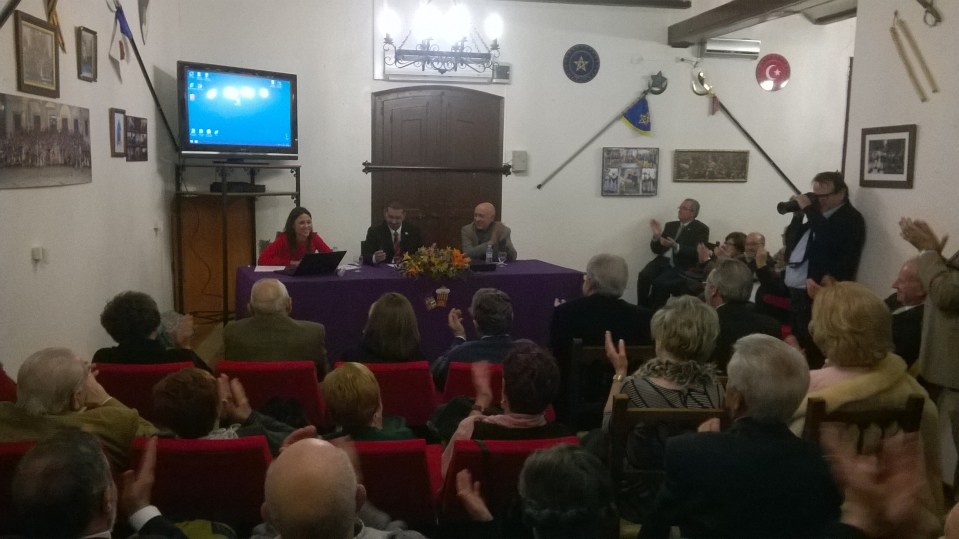 Charla de Conchi Gil sobre el 50 aniversario del hermanamiento entre Alagón y Sax. Clausura de las Jornadas Culturales de la Peña Sajeño Alagonesa de Alagón 2015. Charla de Conchi Gil sobre el 50 aniversario del hermanamiento entre Alagón y Sax. Clausura de las Jornadas Culturales de la Peña Sajeño Alagonesa de Alagón 2015.